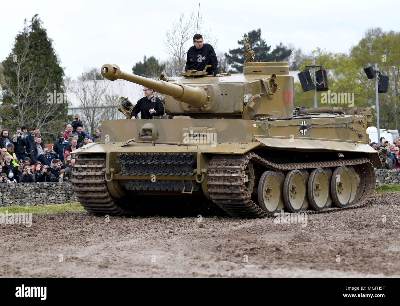 Tiger 131, famosa in tutto il mondo la Seconda Guerra Mondiale serbatoio, il funzionamento solo Tiger I nel mondo, prende per la parata a terra a Bovington Tank Museum, Dorset. Credito: Finnbarr Webster/Alamy Live News Foto Stock