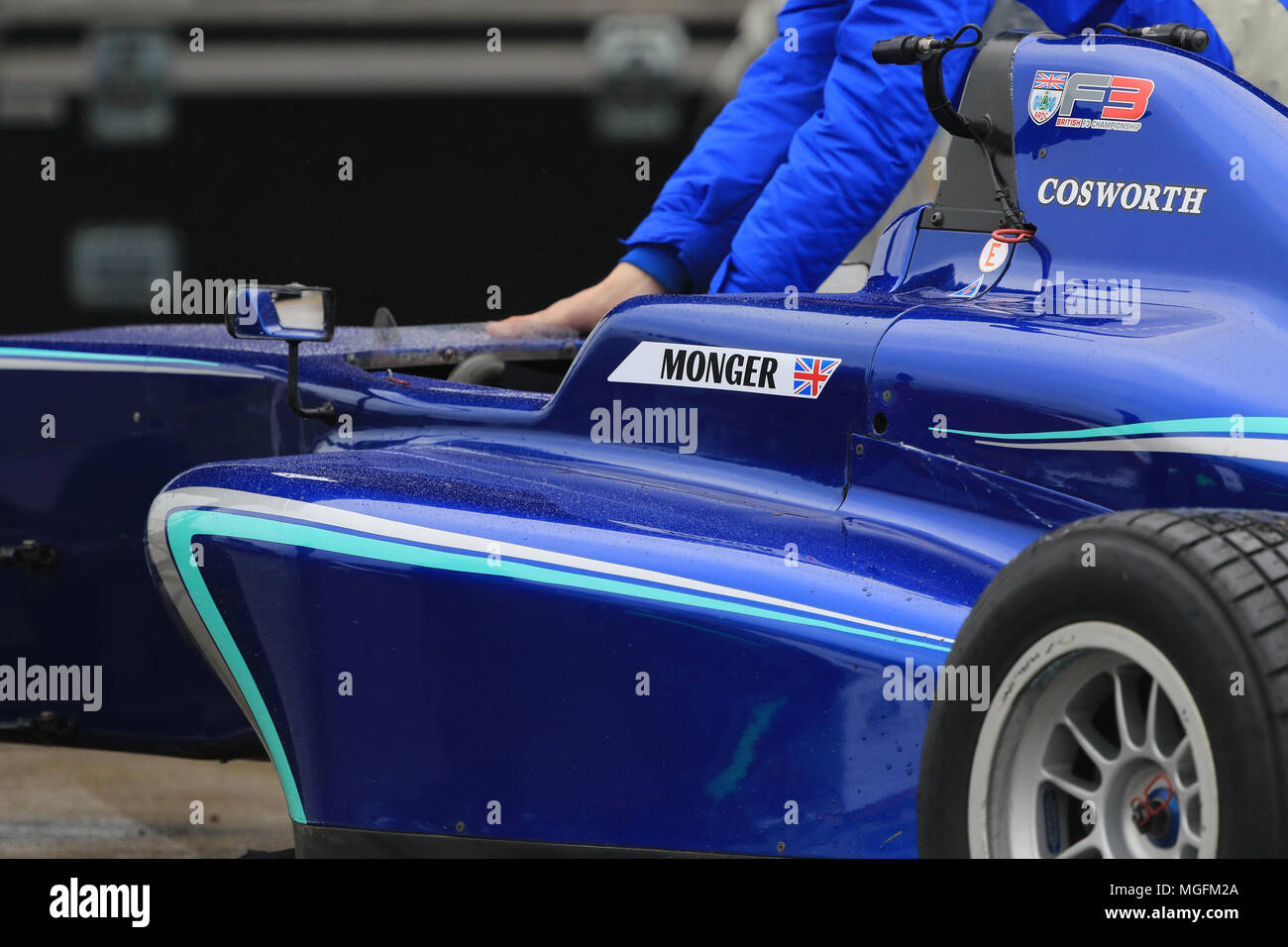 Rockingham, Regno Unito. 28 apr, 2018. BRDC British Formula 3 (F3) campionato - la vettura di Billy Monger (Billywhizz, Carlin) nel paddock del credito: Parentesi Raval/Alamy Live News Foto Stock