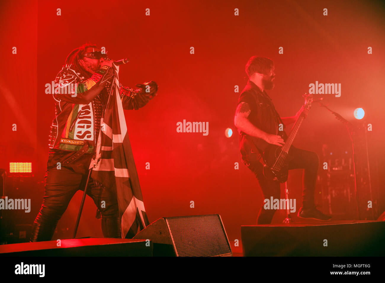 O2 Brixton Academy di Londra, Regno Unito, 28 aprile 2018, Benjie Webb e Dan Pugsley di Skindred, Skindred il loro grande Tings tour, © Richard Soans/Alamy Live News Foto Stock