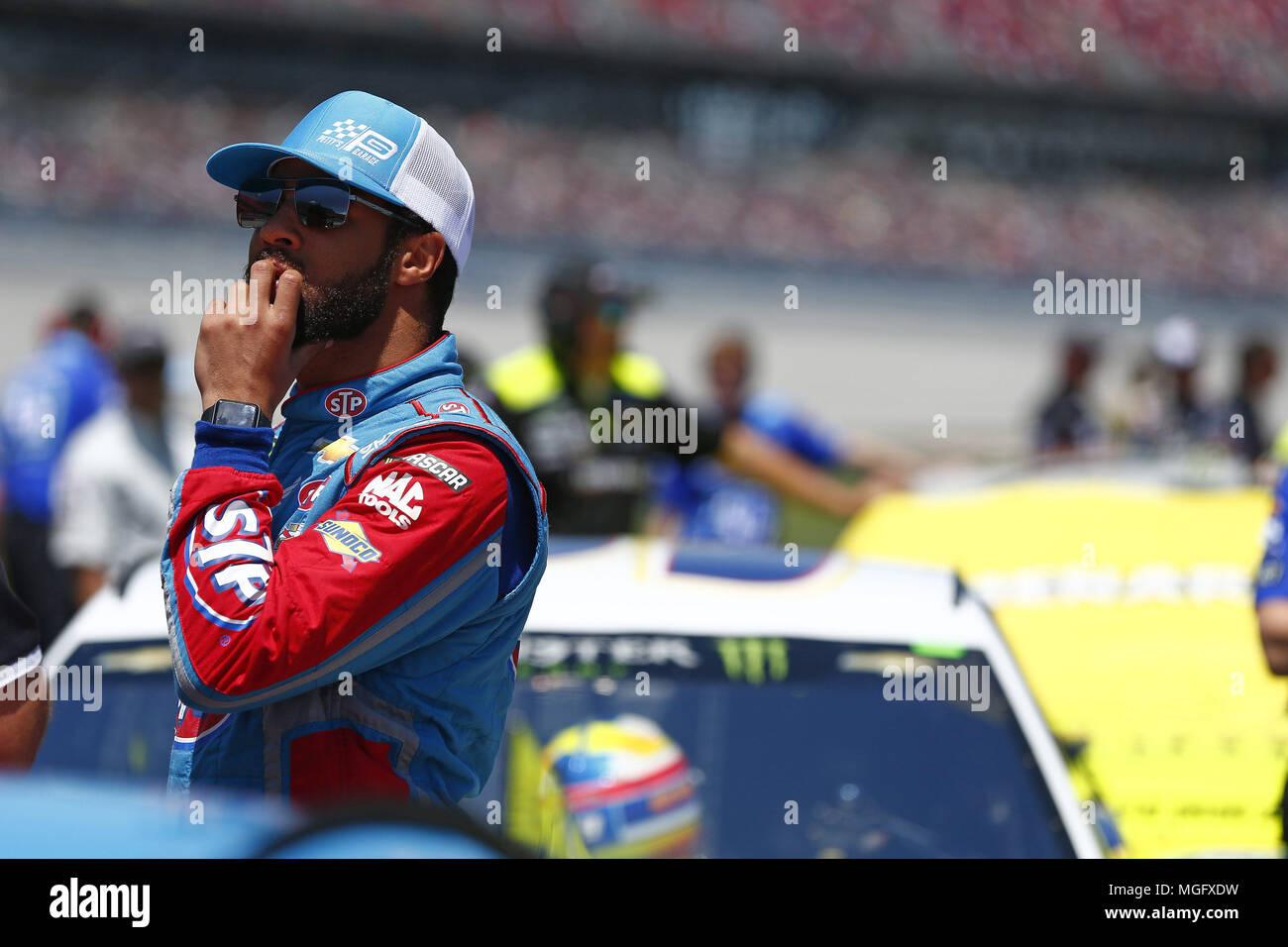 Talladega, Alabama, Stati Uniti d'America. 28 apr, 2018. Darrell Wallace, Jr (43) si blocca su strada ai box durante le qualifiche per il GEICO 500 a Talladega Superspeedway di Talladega, Alabama. Credito: Justin R. Noe Asp Inc/ASP/ZUMA filo/Alamy Live News Foto Stock