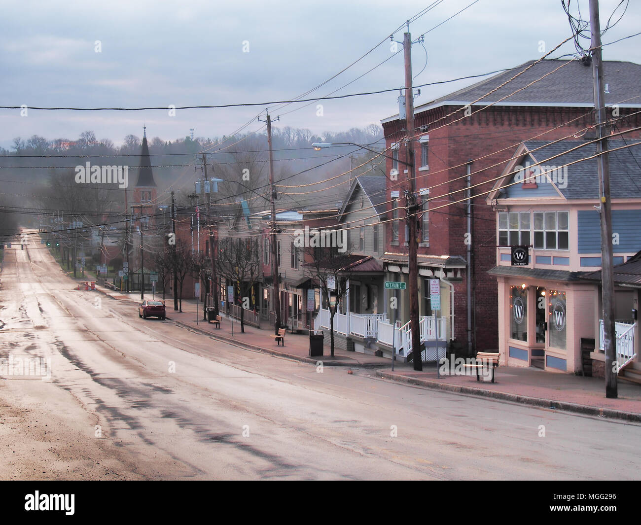 Aprile 28, 2018. Camillo, New York, Stati Uniti d'America. Piccola cittadina di Camillo , NY, in Upstate New York , la mattina presto dopo una doccia a pioggia Foto Stock