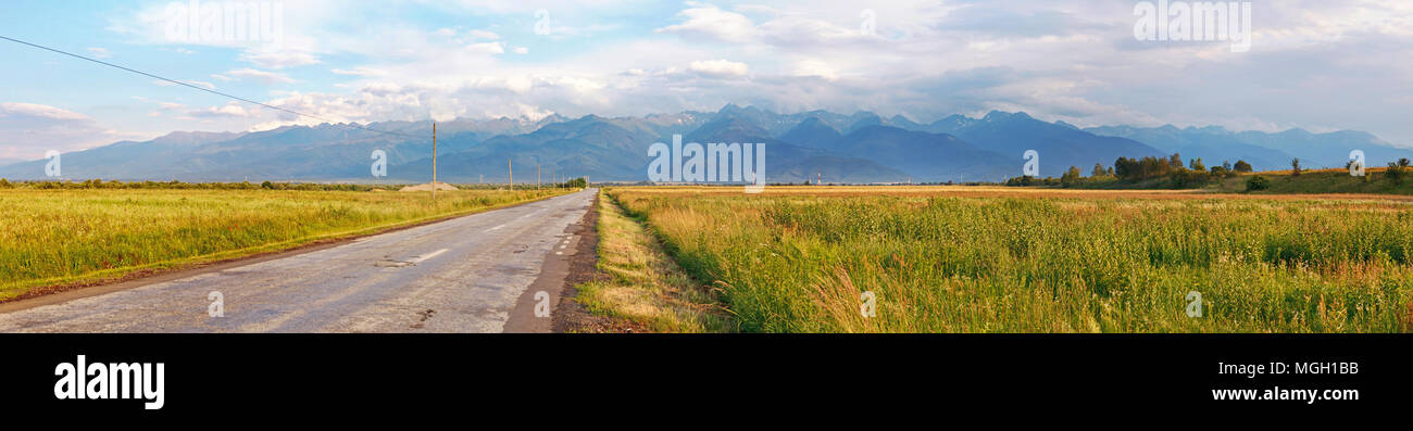Alta montagna panorama, Carpazi Meridionali in Romania Foto Stock