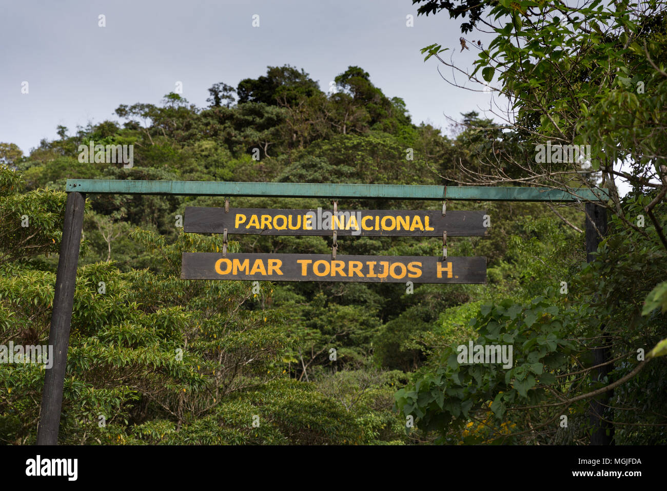 Cancello di ingresso al Parque Omar nella riserva naturale del Panama Foto Stock