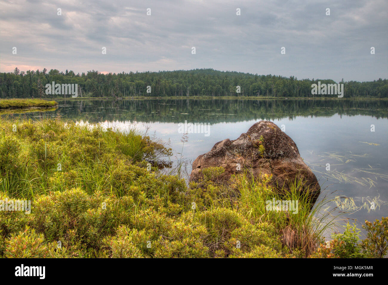 Gunflint trail è un 50 mile road avvolgimento attraverso il Superiore National Forest con nessuna città Foto Stock