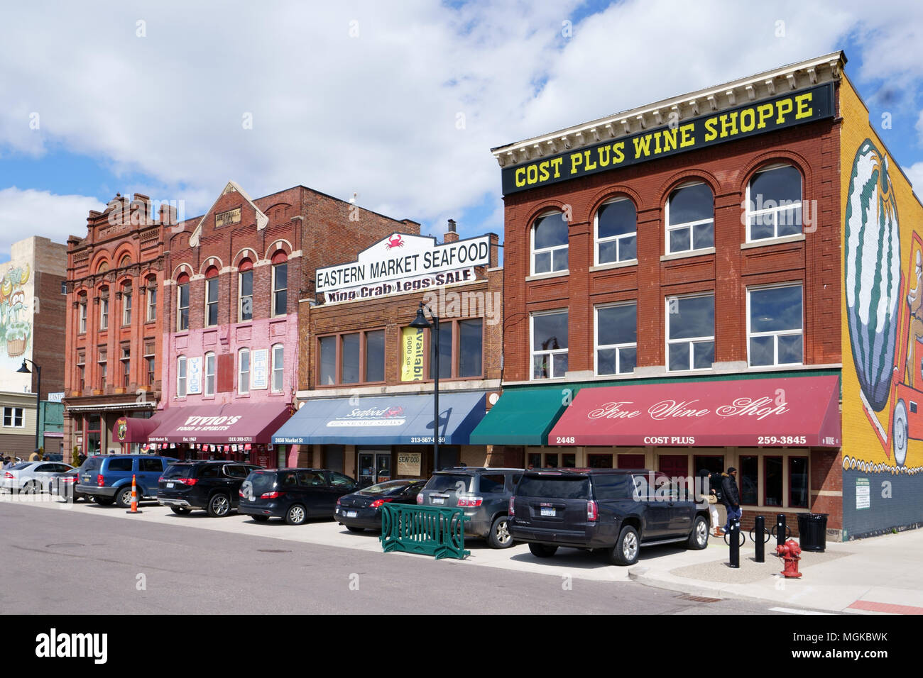 Detroit, Michigan/USA - Aprile 7th, 2018 : Mercato Orientale a base di frutti di mare, Cost Plus Wine Shoppe. Foto Stock