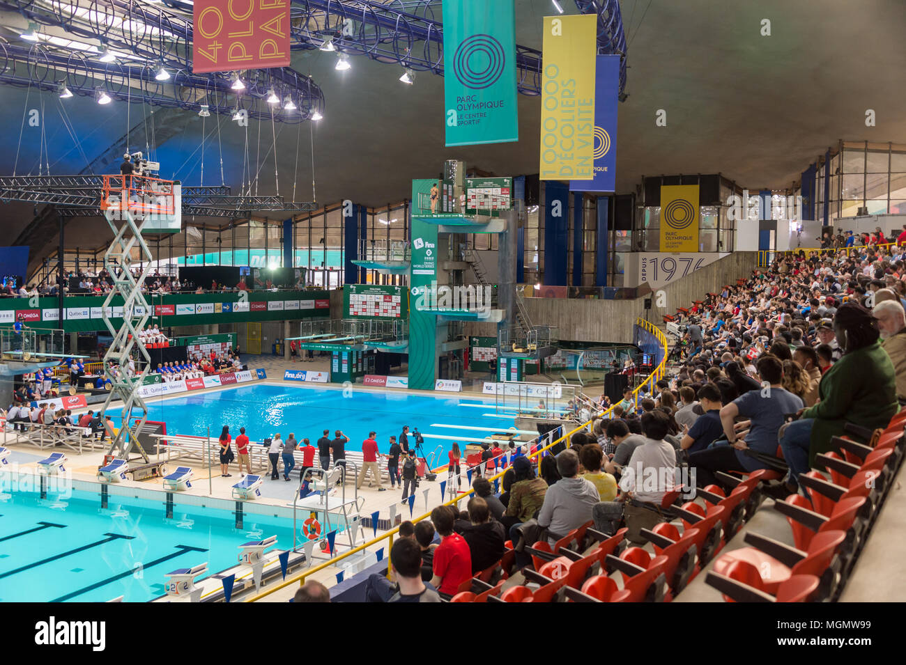 Montreal, CA - 28 Aprile 2018: Montreal Olympic Stadium piscina durante la FINA/CNSG Diving World Series. Foto Stock