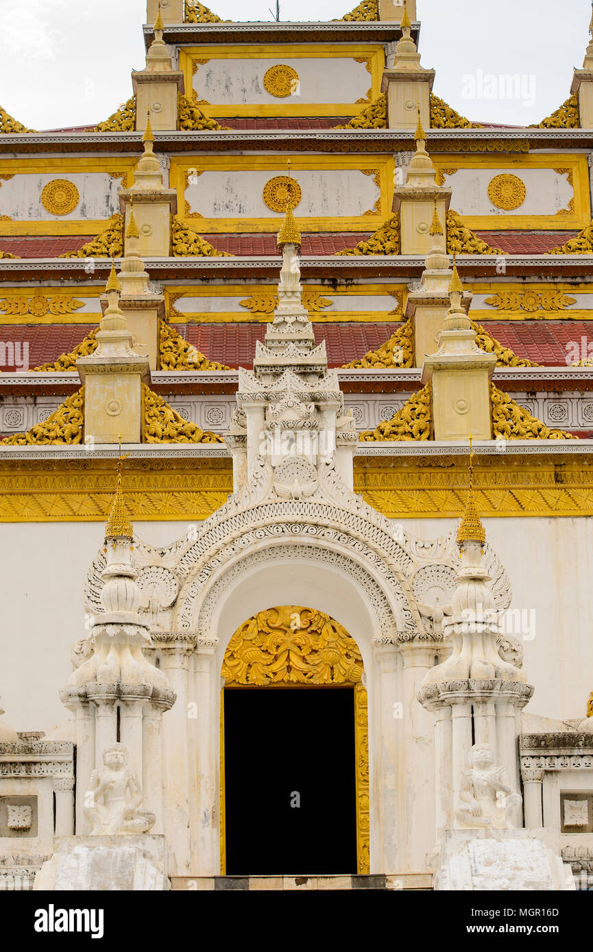 Monastero di Atumashi (Maha Atulaveyan Kyaungdawgyi), un monastero buddista, Mandalay Myanmar (Birmania). È stato costruito nel 1857 dal Re Mindon Foto Stock