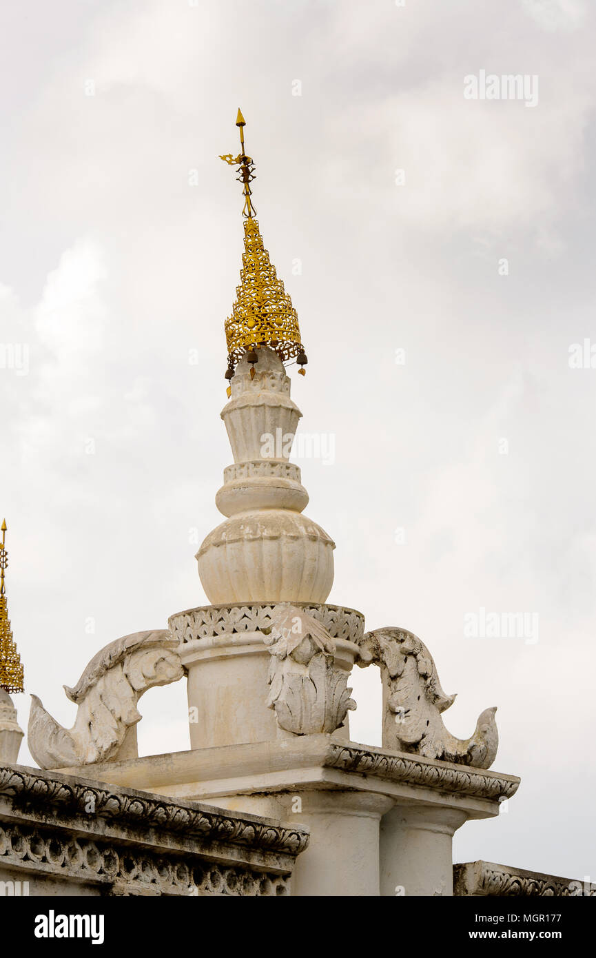 Monastero di Atumashi (Maha Atulaveyan Kyaungdawgyi), un monastero buddista, Mandalay Myanmar (Birmania). È stato costruito nel 1857 dal Re Mindon Foto Stock