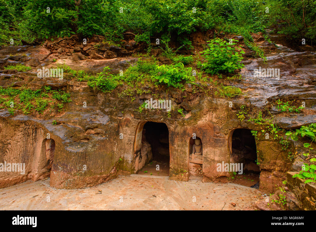 Phowintaung (montagna isolate di meditazione solitaria), una grotta buddista complessa, Yinmabin Township, Monywa distretto, Sagaing Regione, Birmania settentrionale (M Foto Stock