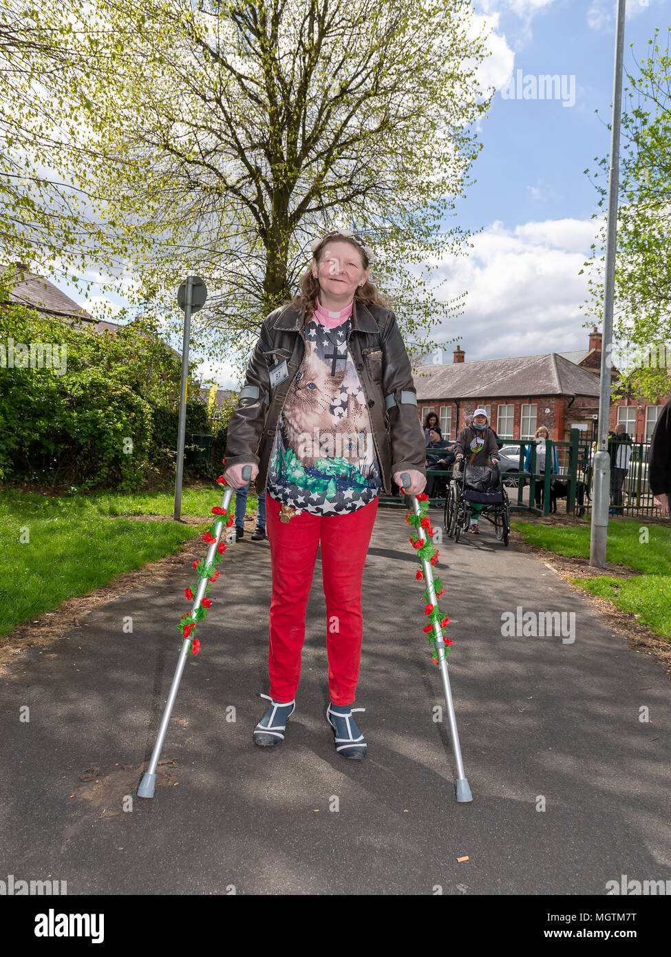 Warrington, Regno Unito. Il 29 aprile 2018. Warrington disabilità Partnership hanno tenuto la loro annuale "passeggiata nel parco' alle ore mezzogiorno del 29 aprile 2018. Organizzato da Dave Thompson. Credito: John Hopkins/Alamy Live News Foto Stock