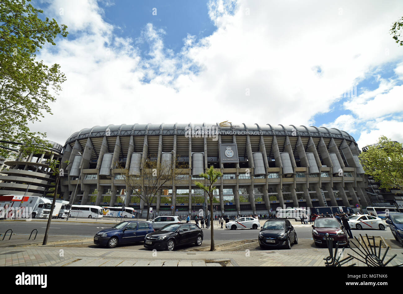 29 aprile 2018, Spagna, Madrid: vista esterna del Santiago Bernabeu Real Madrid's home arena. Foto: Andreas Gebert/dpa Foto Stock