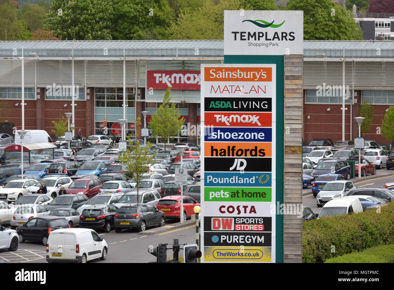 Oxfordshire, Regno Unito. . 29 apr, 2018. I Templari shopping park in Cowley, Oxfordshire dove i supermercati Sainsbury's e Asda entrambi dispongono di punti di vendita al dettaglio. Credito: Bridget Coaker/Alamy Live News Foto Stock
