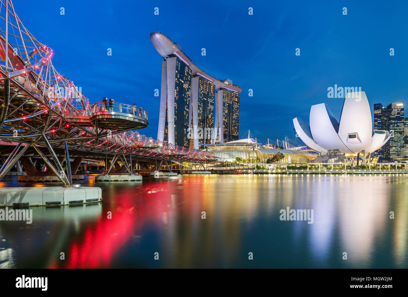 Il ponte di elica con il Marina Bay Sands, Singapore. Foto Stock