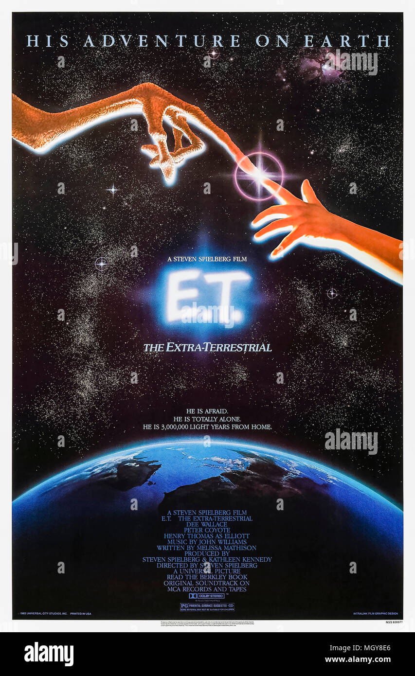 E.T. L'Extra-Terrestre (1982) diretto da Steven Spielberg e interpretato da Henry Thomas, Drew Barrymore e Peter Coyote. Un ragazzo befriends un alieno accidentalmente lasciato sulla terra. Foto Stock