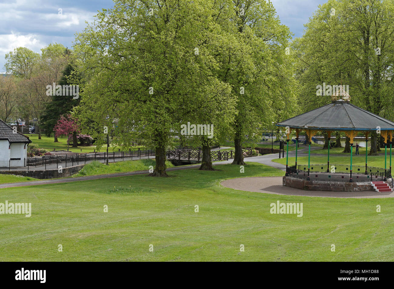 Strathaven Park Bandstand, John Hastie Park, South Lanarkshire in una giornata di sole Foto Stock