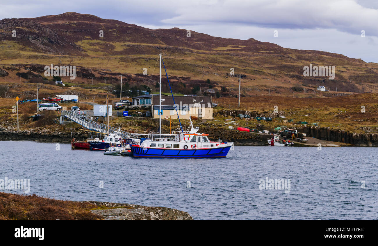 Isola di Ulva traghetto, Isle of Mull, Scozia UK, comunità Pontoon e ormeggio Foto Stock