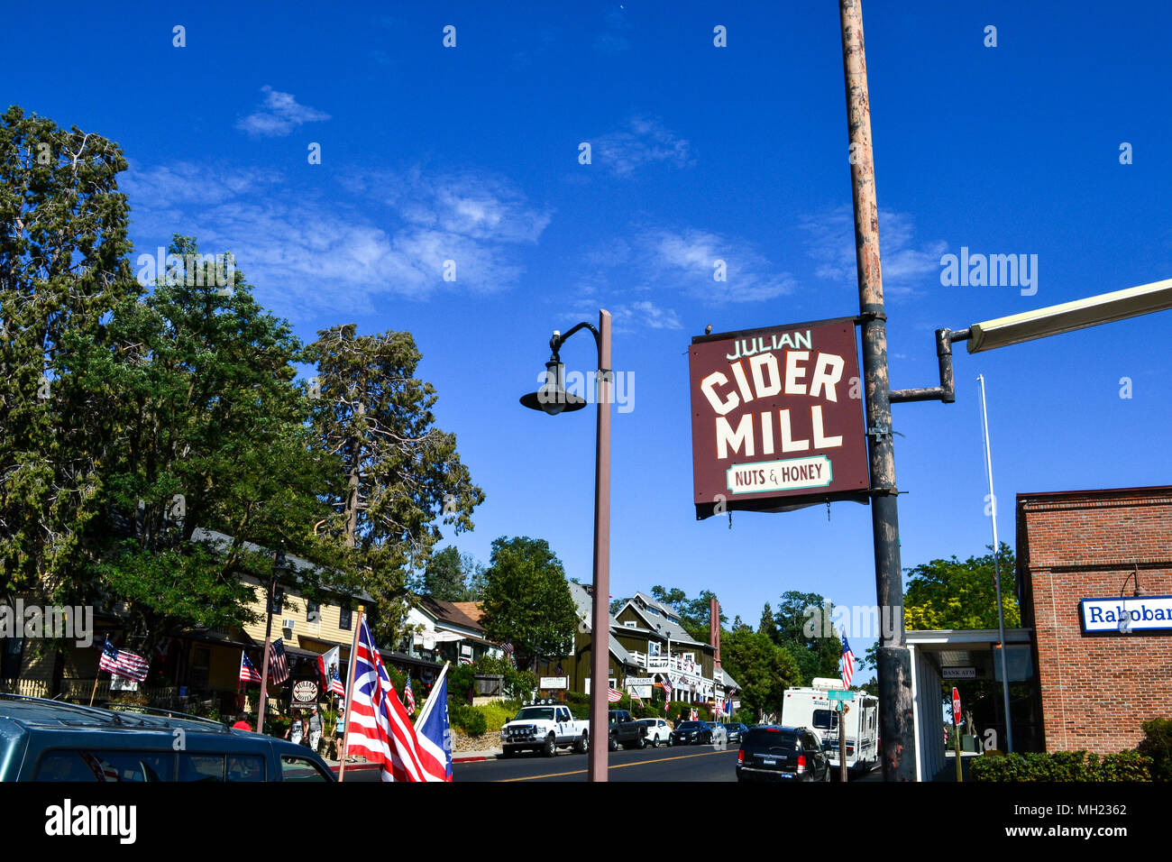 La fuga di un week end in Julian California, San Diego Apple del paese. Un passi indietro nel tempo - piccola città i negozi includono miele biologico, artigianato e il sidro di mele Foto Stock