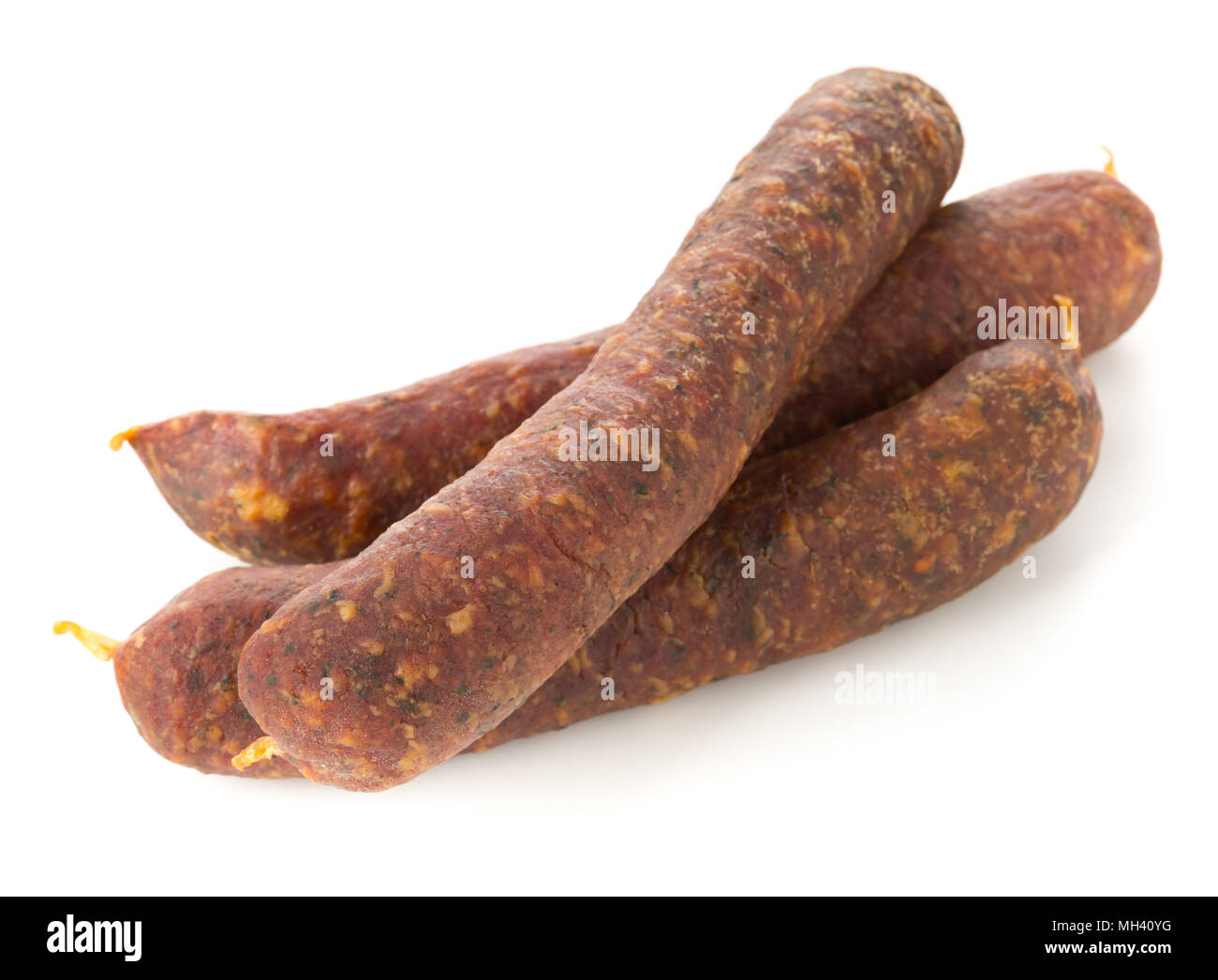 Il tedesco specialità salami hard cured salsiccia insieme su sfondo bianco Foto Stock