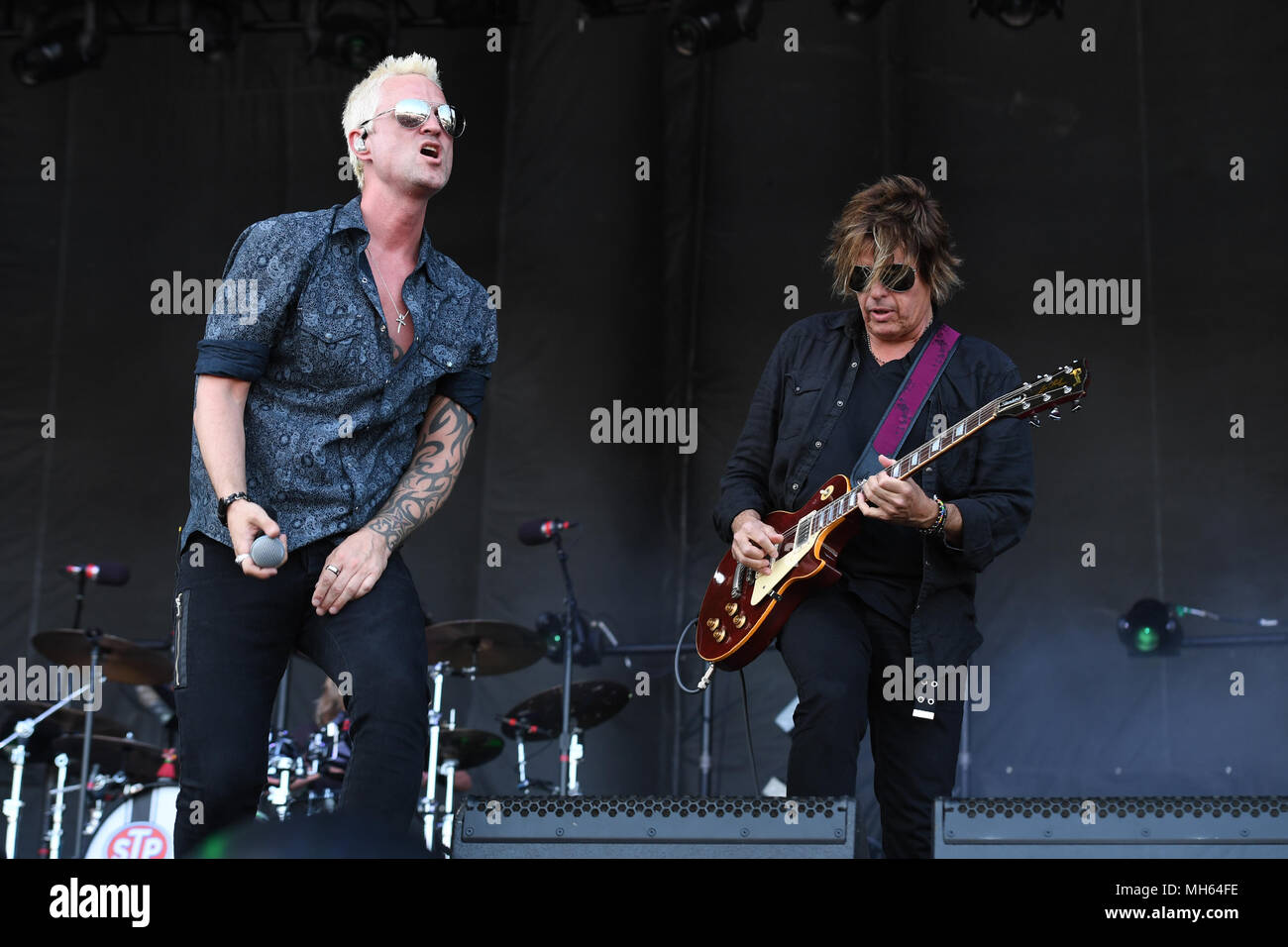 SUNRISE FL - 29 aprile: Jeff Gutt e Dean cetta di Stone Temple Pilots eseguire a Markham Park il 29 aprile 2018 in Sunrise, Florida. Persone: Jeff Gutt, Dean cetta Foto Stock