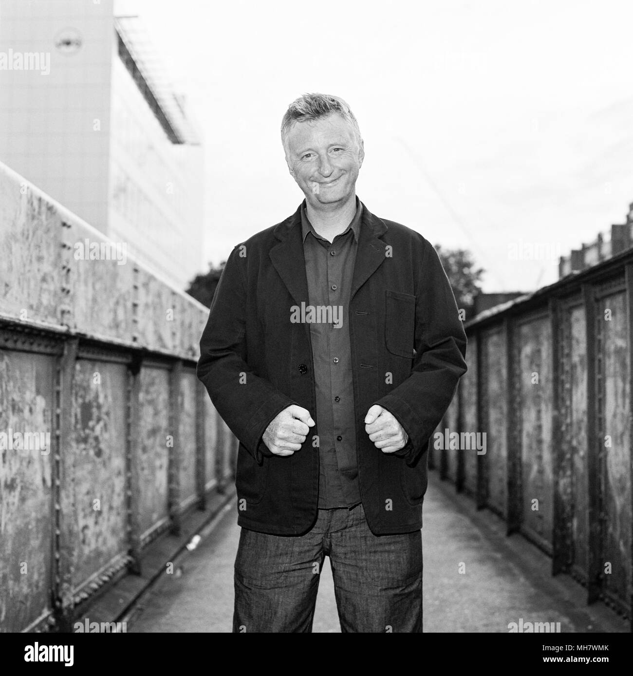 Billy Bragg, inglese cantautore e di sinistra fotografato attivista nella zona ovest di Londra, Inghilterra, Regno Unito. Foto Stock