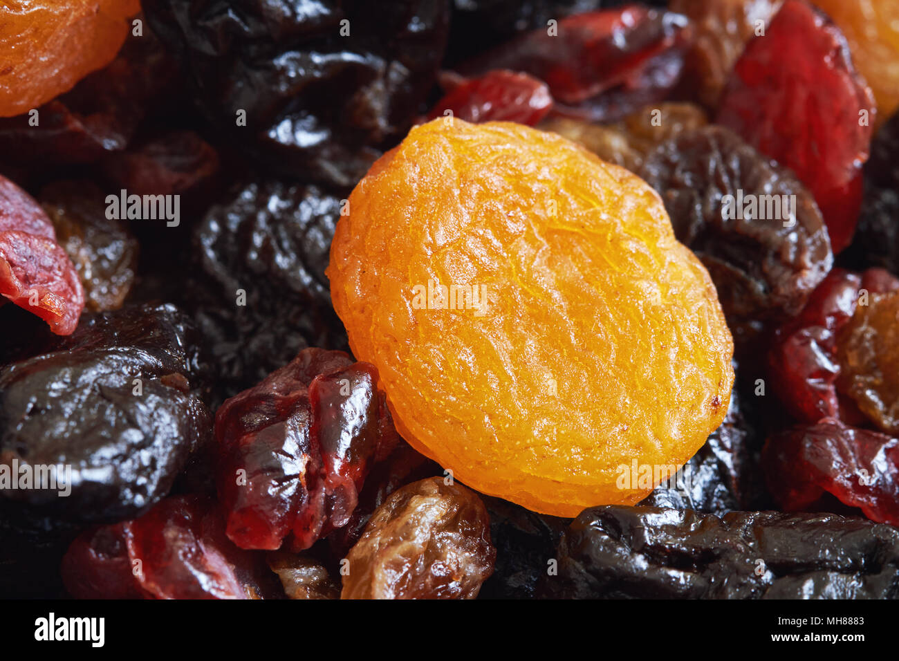Mix di frutta secca (prugne, uva passa, albicocche e mirtilli rossi) Foto Stock