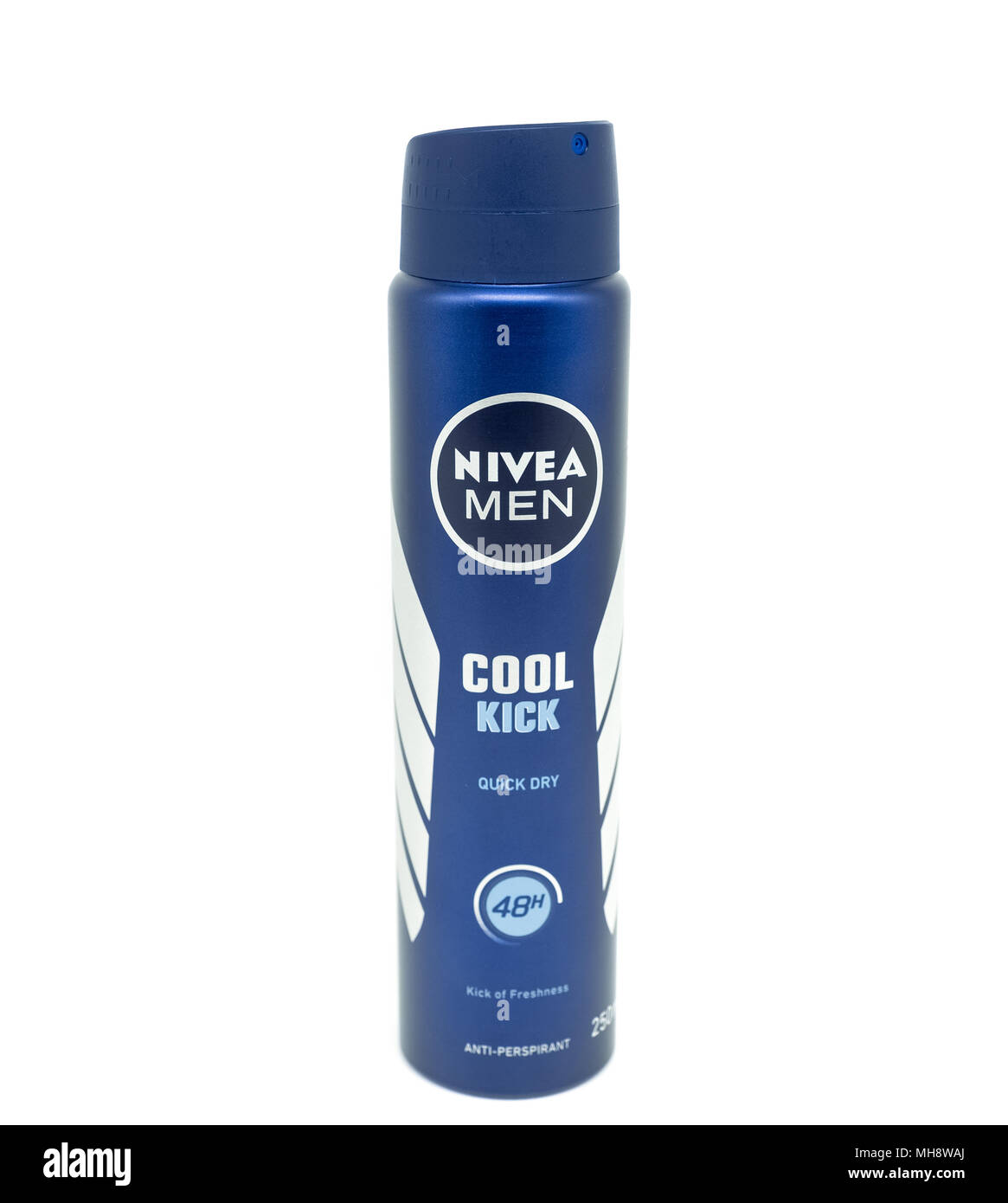 Largs, Scotland, Regno Unito - 25 Aprile 2018: una lattina di Mens Anti-Perspirent Nivea spray in un possibile riciclabili. in agreemen Foto Stock