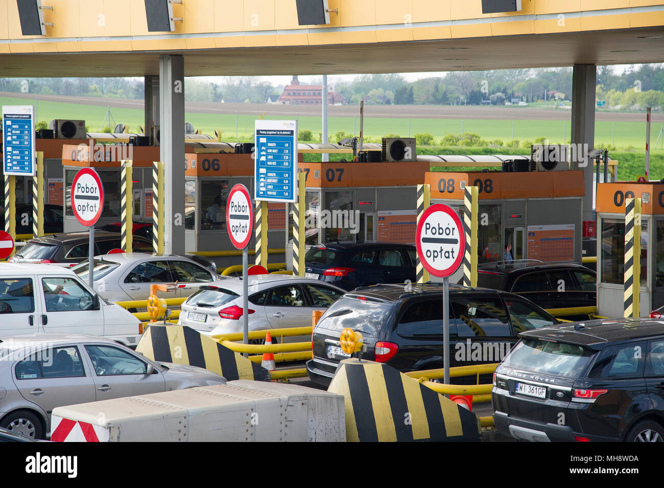 Stazione di pedaggio in autostrada A1 denominata Amber Autostrada Bursztynowa) in Rusocin, Polonia. 28 aprile 2018 © Wojciech Strozyk / Alamy Stock Photo Foto Stock