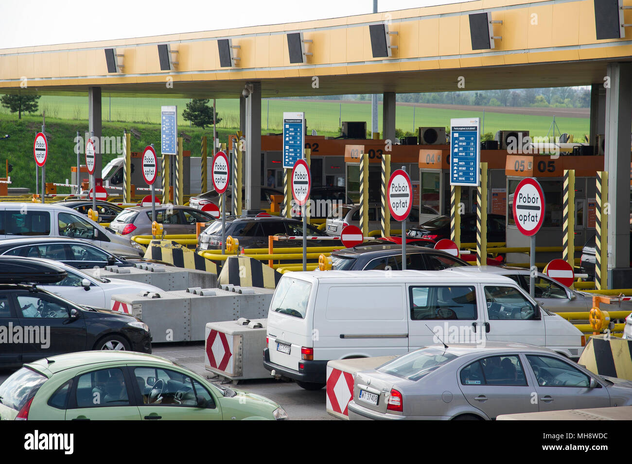 Stazione di pedaggio in autostrada A1 denominata Amber Autostrada Bursztynowa) in Rusocin, Polonia. 28 aprile 2018 © Wojciech Strozyk / Alamy Stock Photo Foto Stock