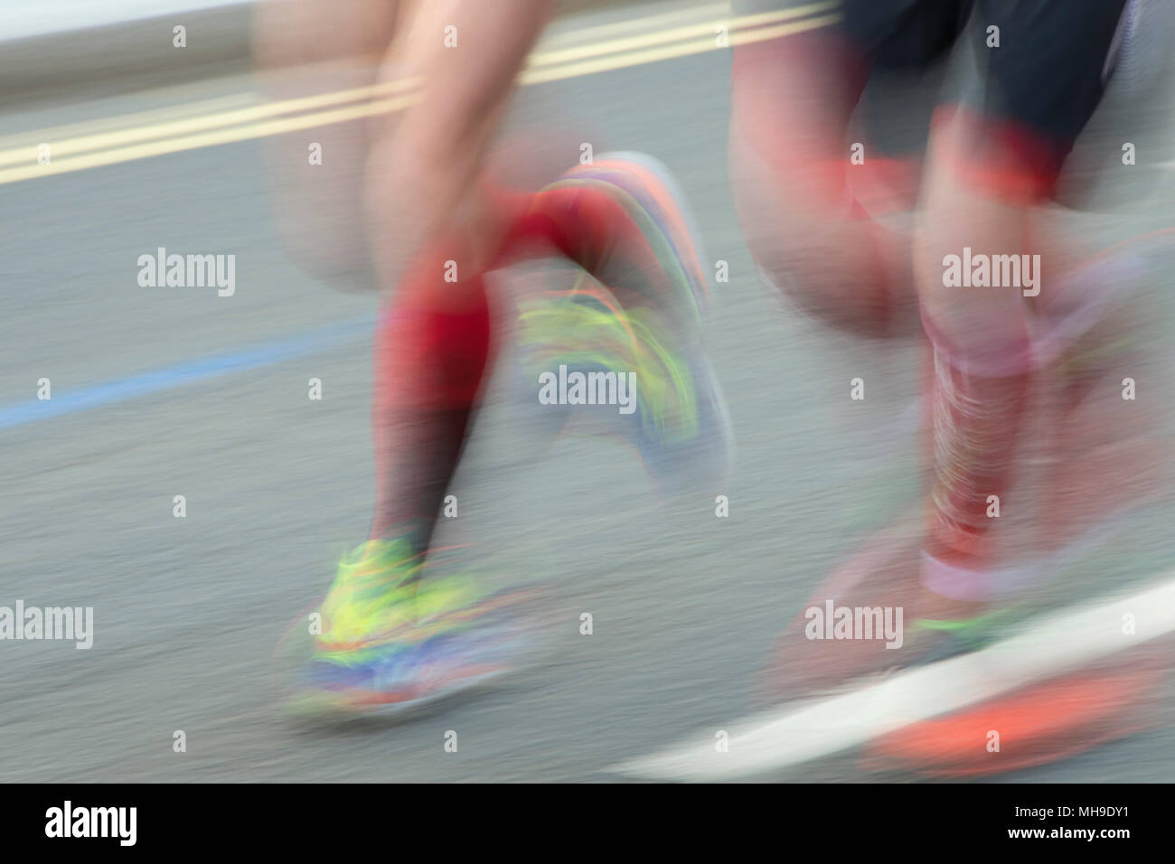 Corridori della maratona. Lunga esposizione. Londra, 2018 Foto Stock