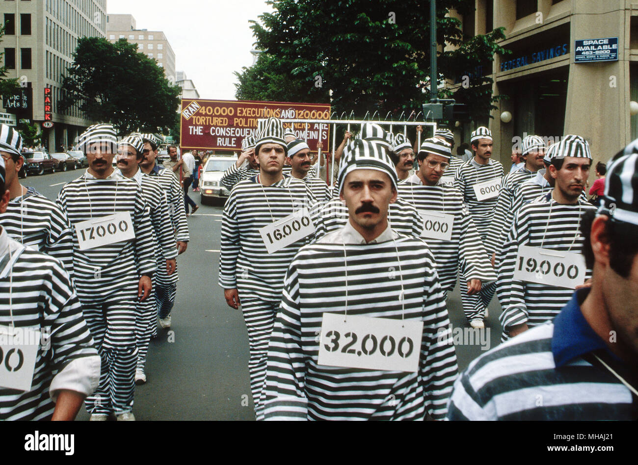 Washington, DC, Stati Uniti d'America, Giugno 1, 1984 dimostrazione da musulmani studenti iraniani la società degli Stati Uniti e del Canada. I sostenitori del popolo della organizzazione Mojahedin dell'Iran contro il regime di Khomeini. Foto Stock