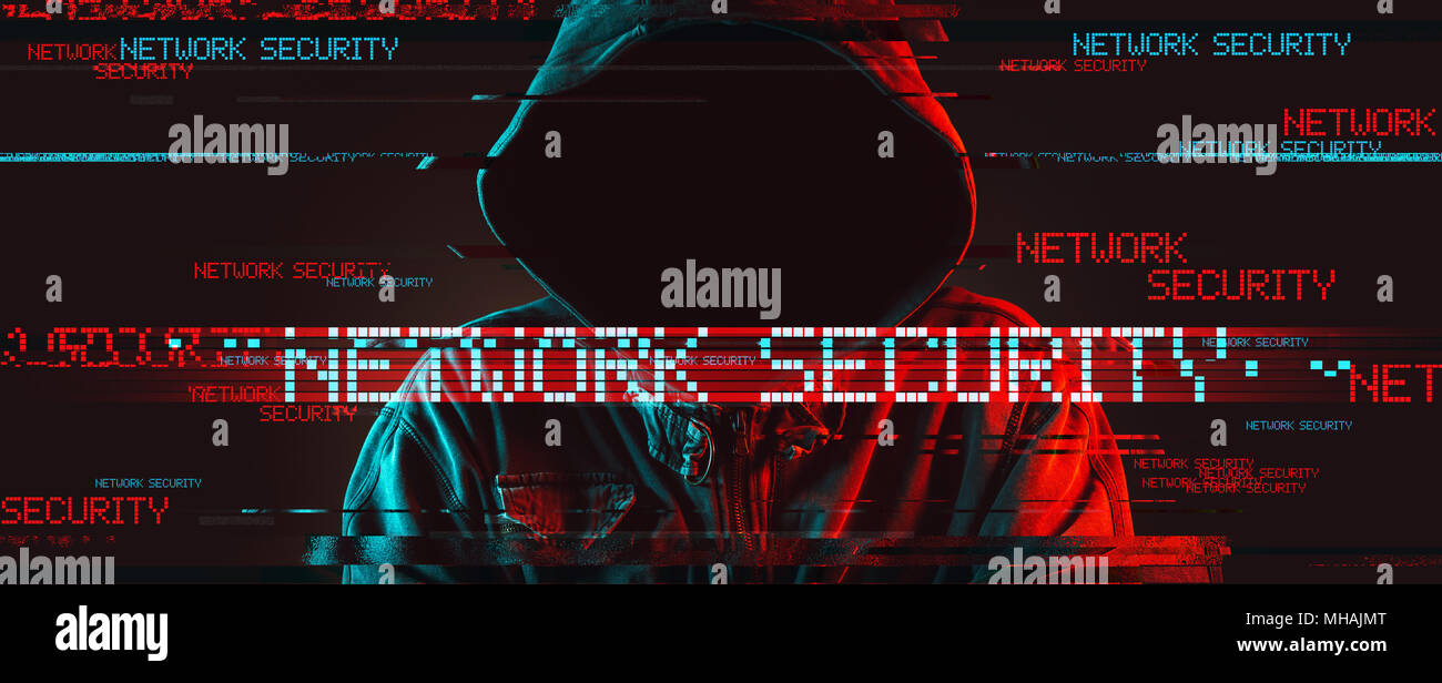 La sicurezza di rete concetto con volto incappucciato persona maschile, chiave di basso di rosso e di blu accesa e immagine digitale effetti spuri Foto Stock