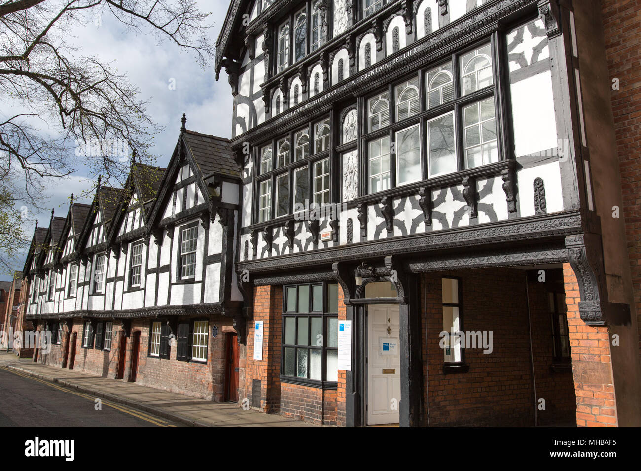 Città di Chester, Inghilterra. Una vista pittoresca del Il Grade ii Listed nove Case a Chester Park Street. Foto Stock