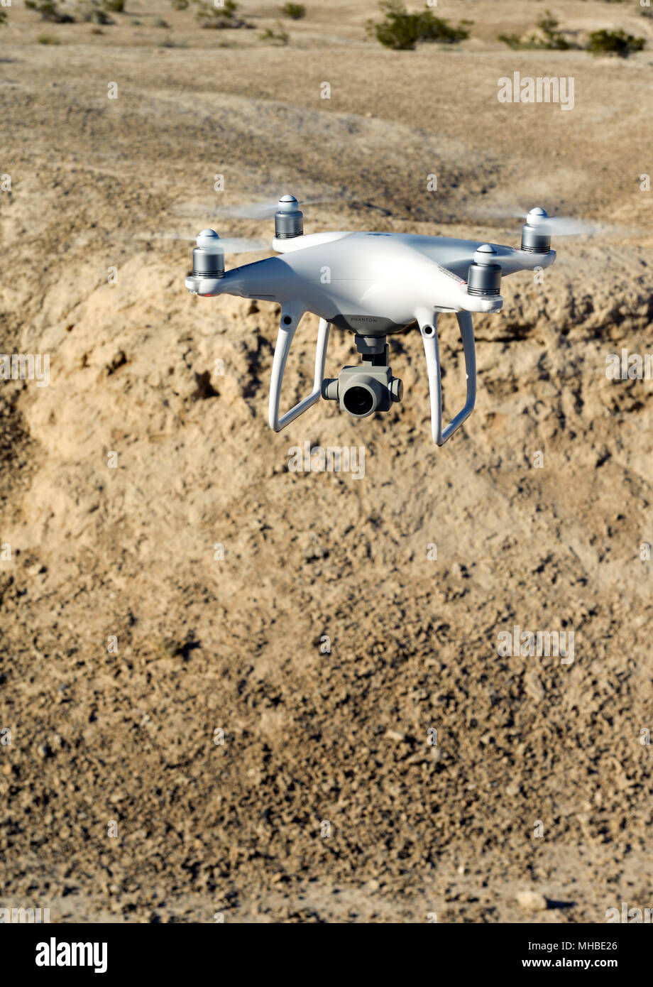 Il funzionamento di un Drone sopra il deserto del Nevada Foto Stock