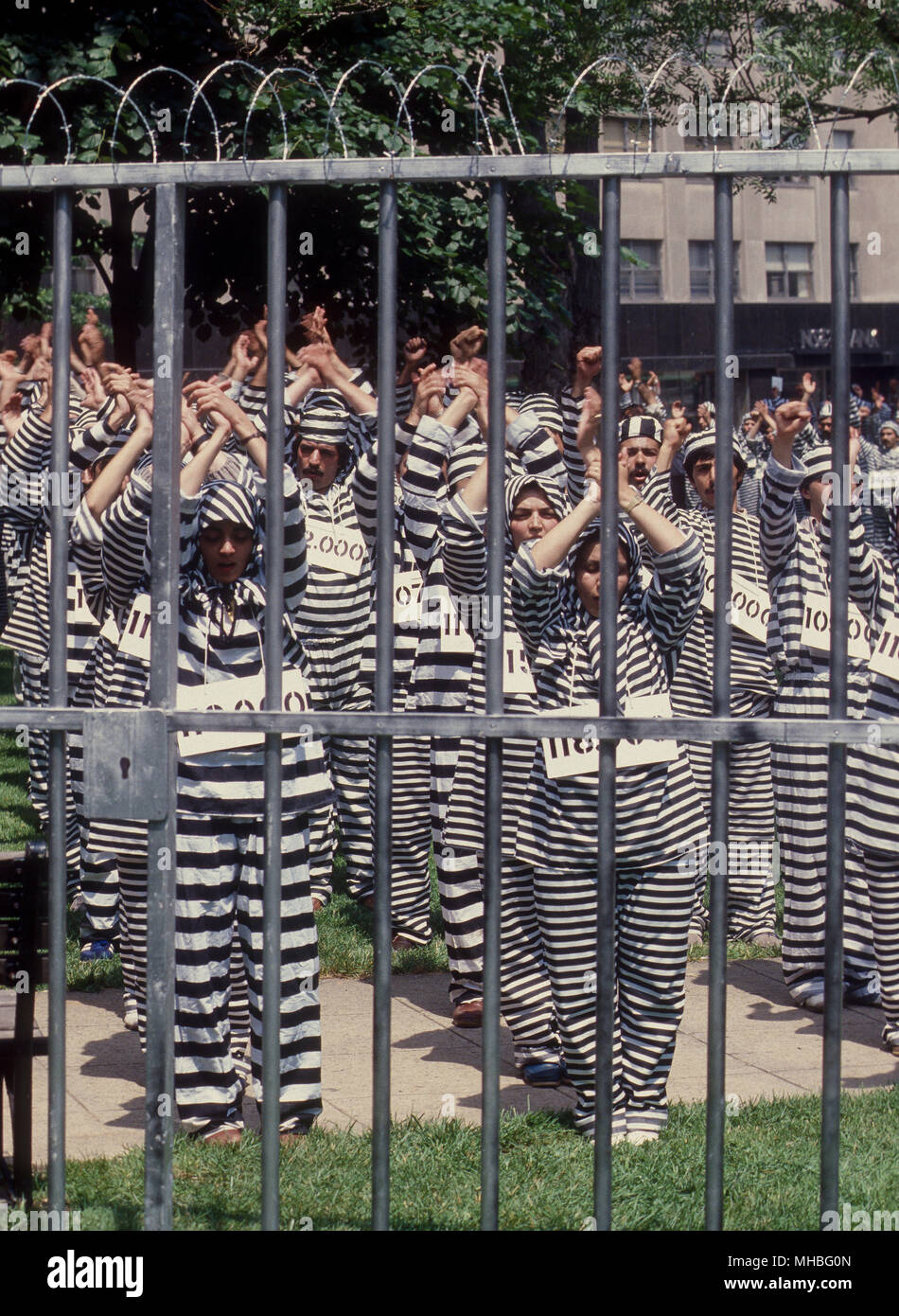 Washington, DC, Stati Uniti d'America, Giugno 1, 1984 dimostrazione da musulmani studenti iraniani la società degli Stati Uniti e del Canada. I sostenitori del popolo della organizzazione Mojahedin dell'Iran contro il regime di Khomeini. Credito: Mark Reinstein/MediaPunch Foto Stock