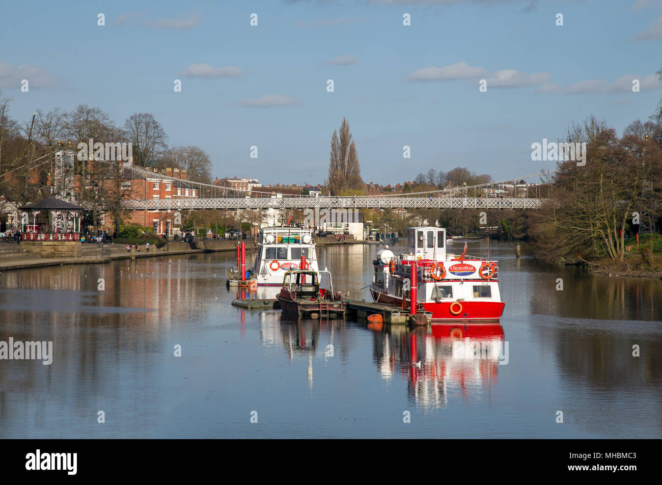 Fiume Dee & Queens Park ponte di sospensione in Chester Foto Stock