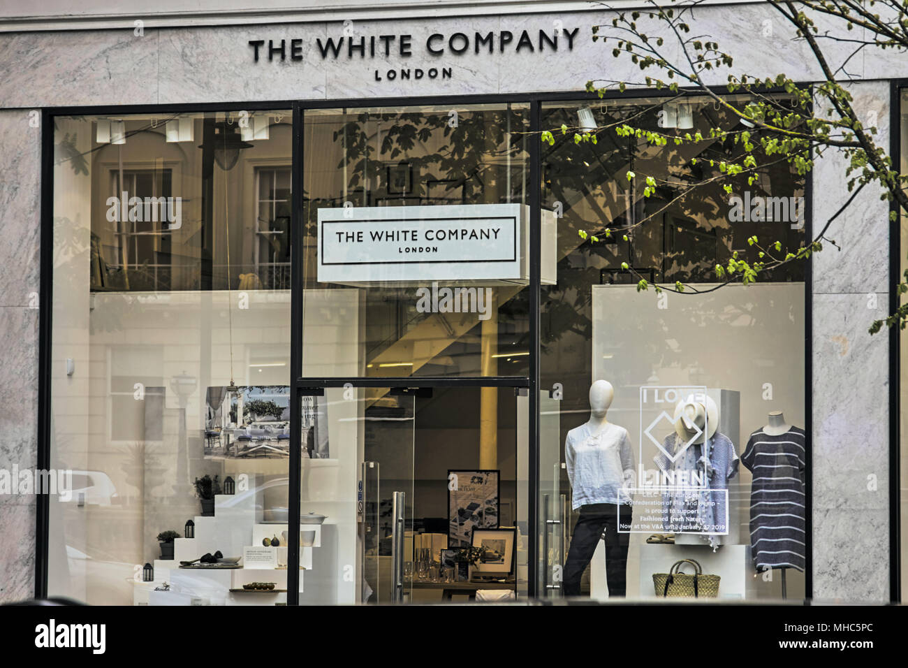 White Stuff store sul lungomare di Cheltenham Foto Stock