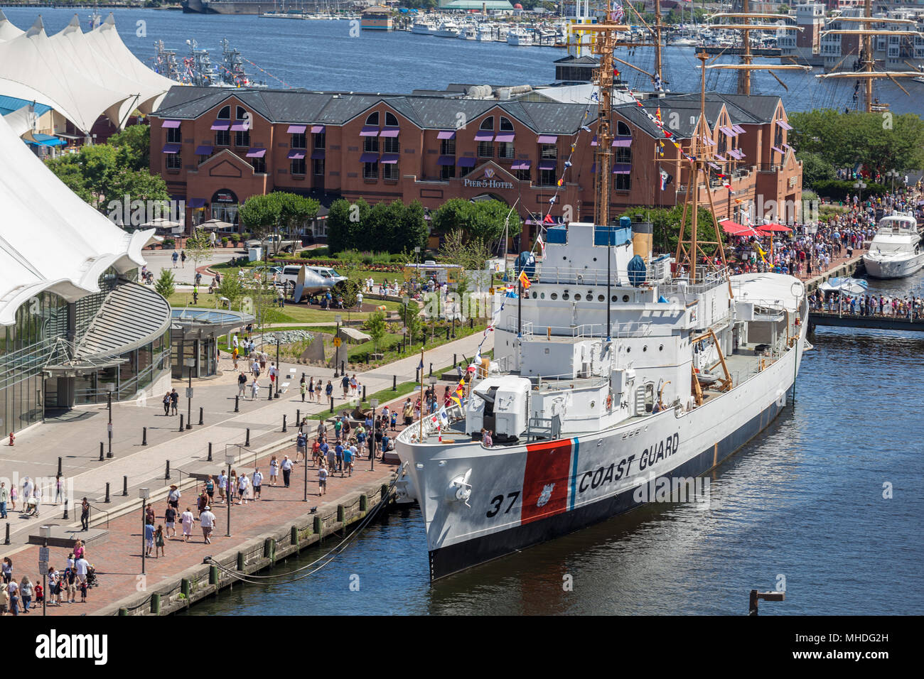 Baltimore, MD, Stati Uniti d'America - 16 Giugno 2012: USCGC Taney, notevole come l'ultima nave galleggiante che hanno combattuto nell'attacco di Pearl Harbor, è ora un museo nave in Foto Stock