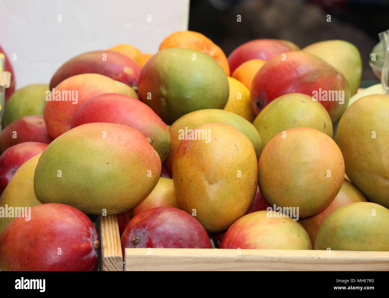 Manghi su un mercato di fattoria, Hawaii Foto Stock