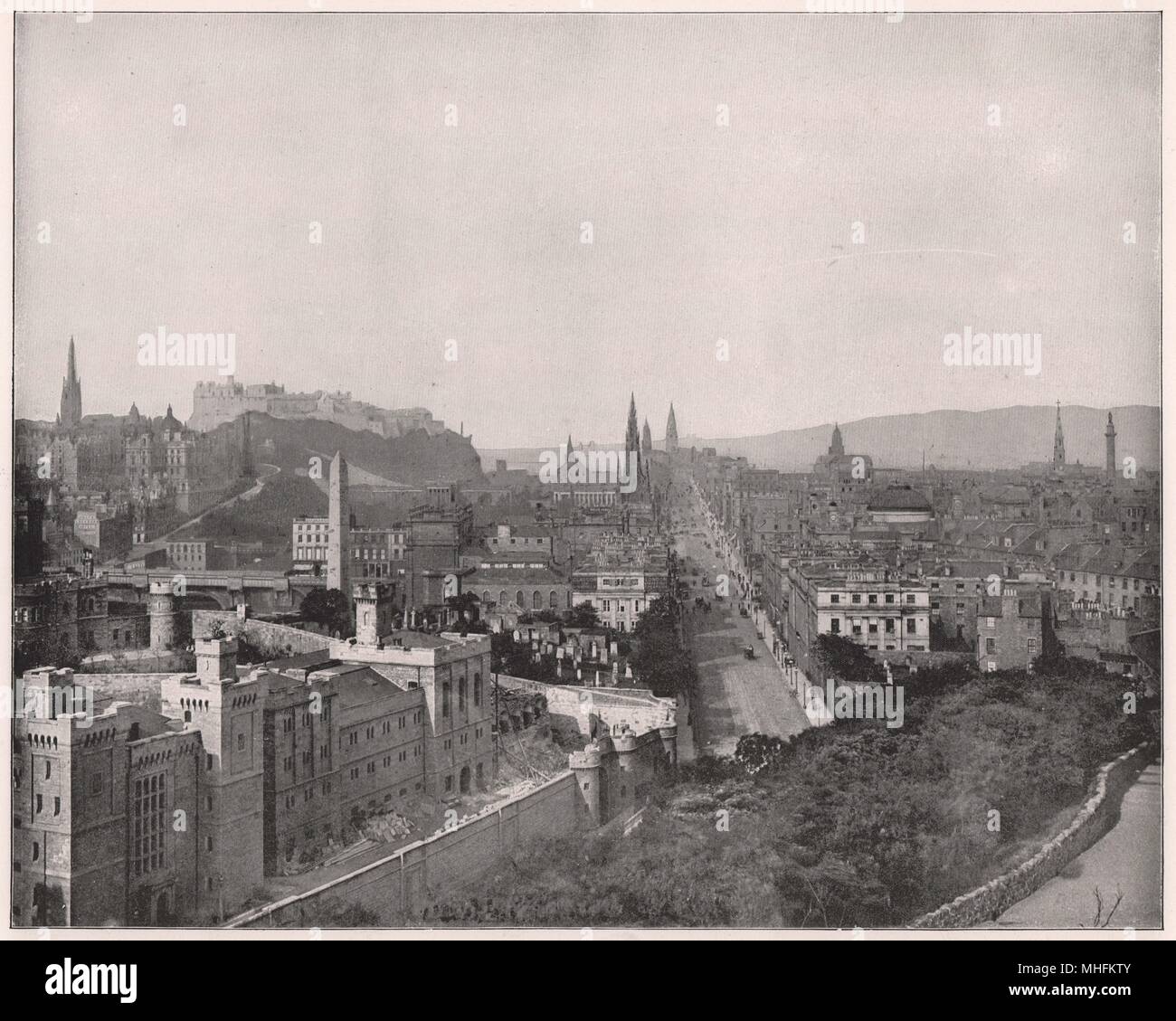 Edimburgo, e Scott Monument - non un altro capitale in Europa salva Atene, che assomiglia un po', si confronta con Edinbur… Foto Stock
