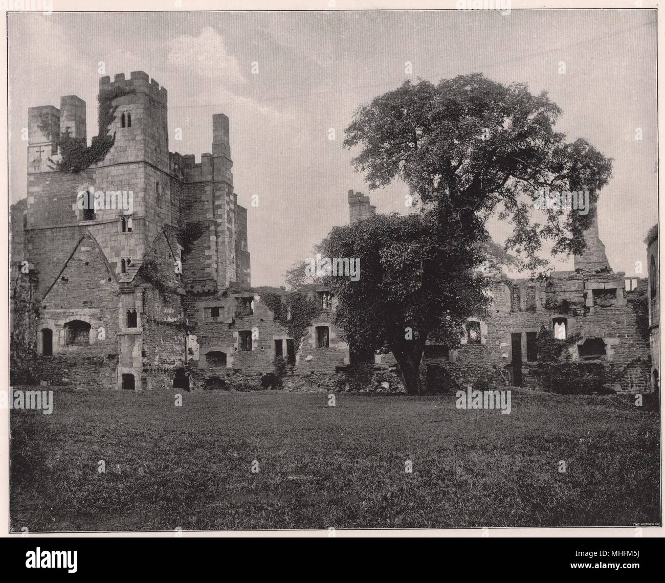 Wingfield Manor, A otto miglia da Matlock, De byshire, era stato concesso da Guglielmo il Conquistatore a uno dei suoi cavalieri, William Peve… Foto Stock