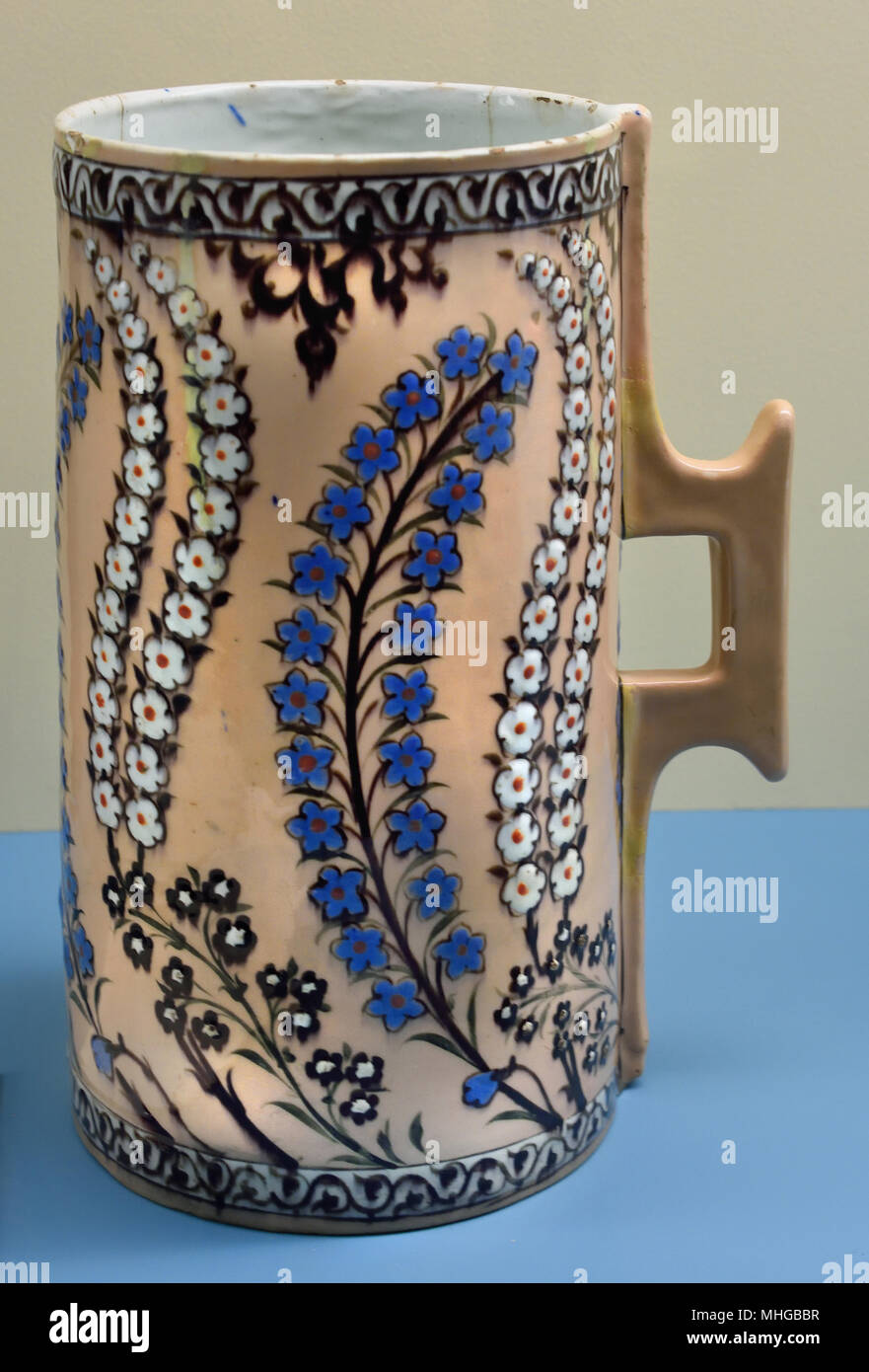 Ceramica turca - Turchia Iznik xvi secolo periodo ottomano ( Fritware dipinto underglaze ( Impero ottomano ) Foto Stock