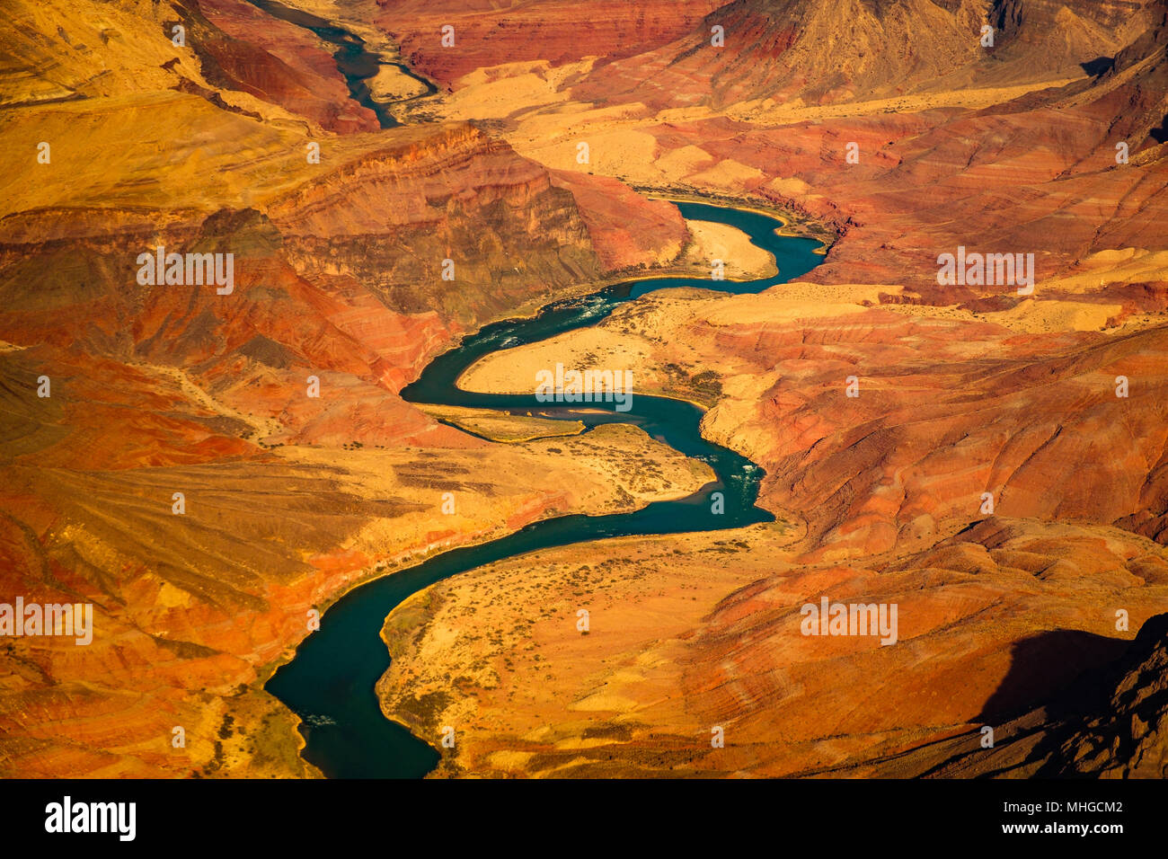 Bellissima vista del paesaggio di forma curva del fiume Colorado nel Grand Canyon, Arizona, Stati Uniti d'America Foto Stock