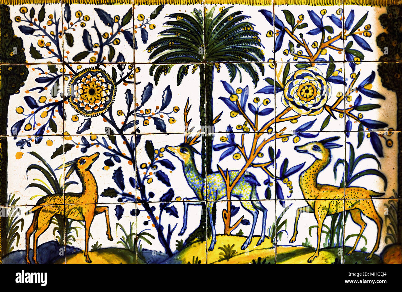 Albero della giungla, cervi, legno, animale , animali del XVIII secolo. Azulejo portoghese - Blu piastrelle a muro, Portogallo Foto Stock
