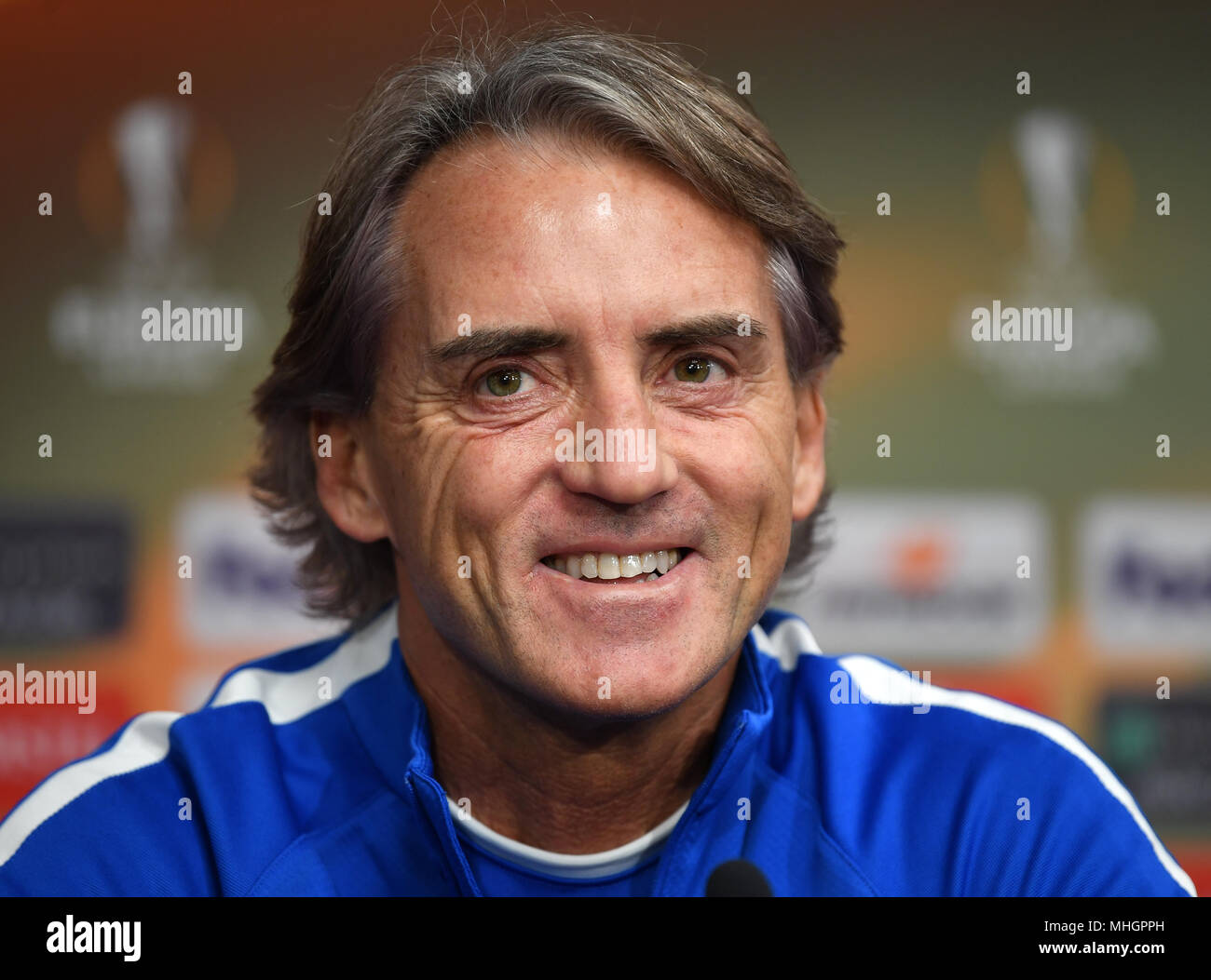 Archiviato - 08 marzo 2018, Germania, Lipsia: calcio, Europa League, RB Leipzig - Zenit San Pietroburgo: San Pietroburgo's head coach Roberto Mancini parla nel corso di una conferenza stampa. Foto: Hendrik Schmidt/dpa-Zentralbild/dpa Foto Stock