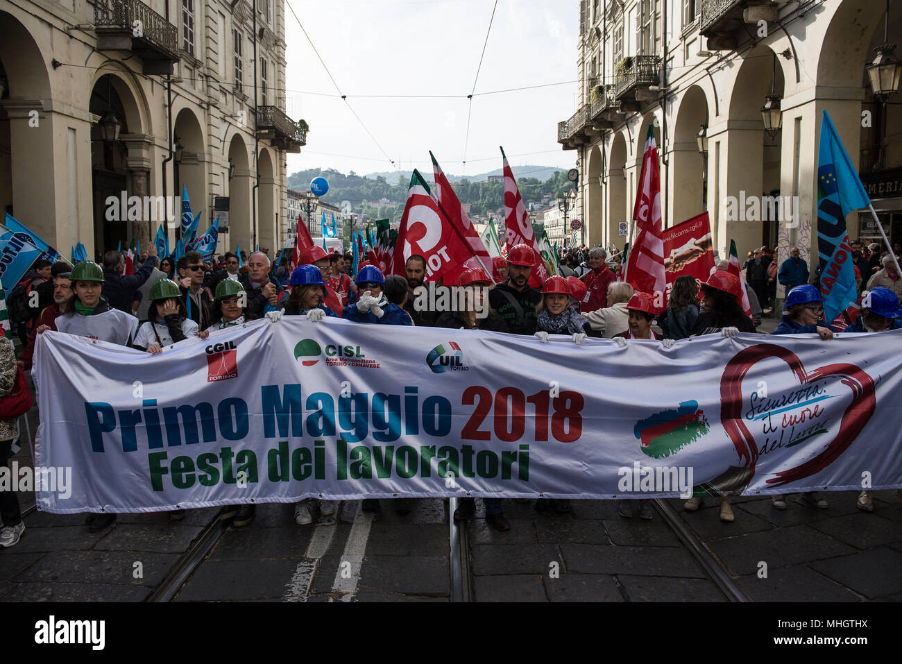 1 maggio 2018 - Torino, Italy-May 1, 2018: i lavoratori di dimostrazione nel giorno di maggio processione in Torino, Italia Credito: Stefano Guidi/ZUMA filo/Alamy Live News Foto Stock