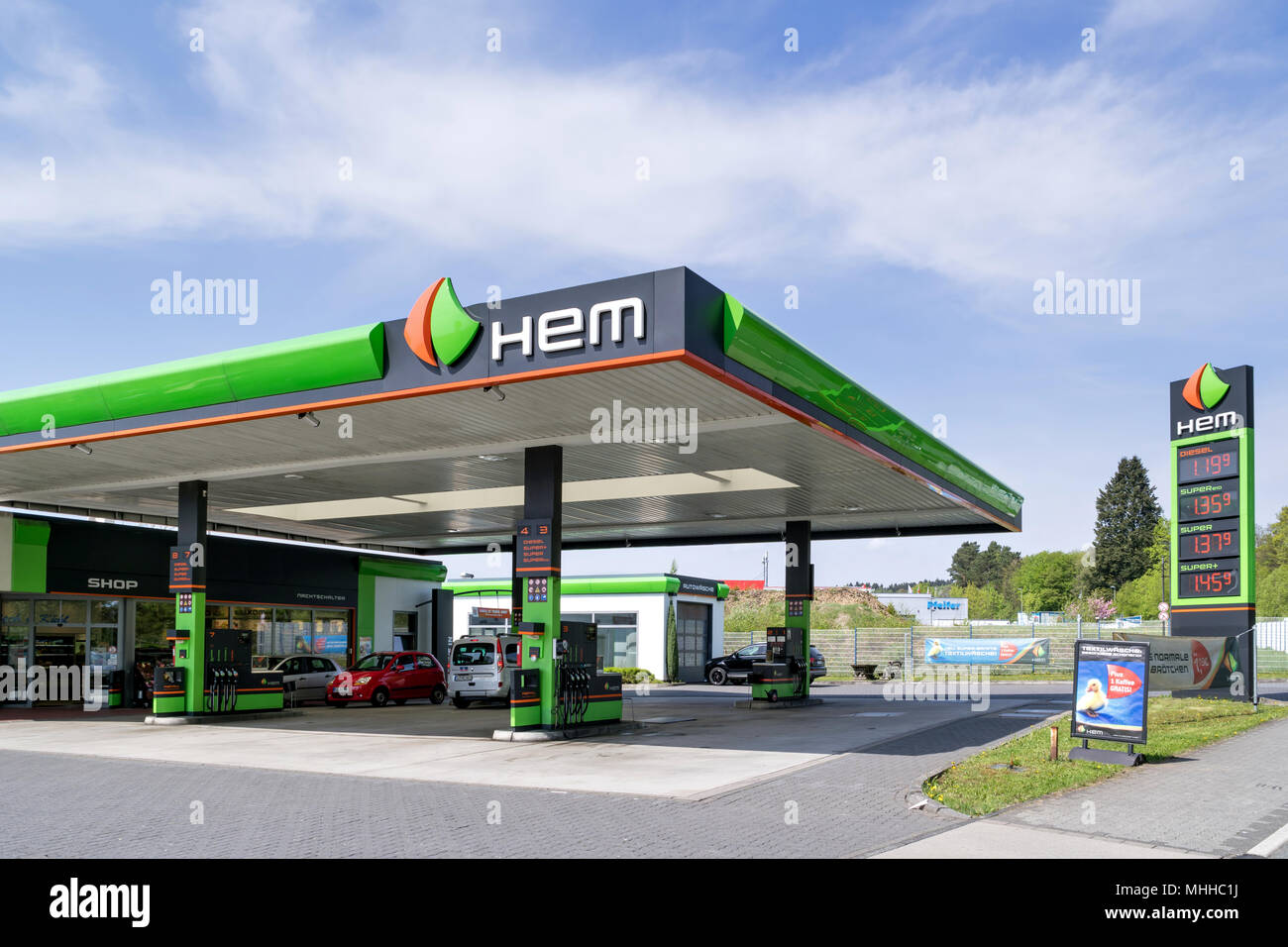 HEM stazione di gas. Il Gruppo Oilinvest raffina il petrolio greggio e i mercati dei prodotti petroliferi raffinati in primo luogo sotto la Tamoil e la coulisse marche in Europa. Foto Stock