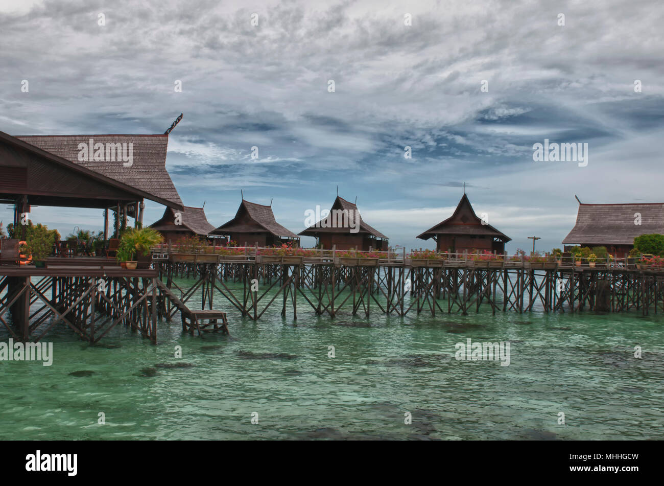 Kapalai Vista Resort turchese paradiso tropicale con acqua cristallina Borneo Indonesia Foto Stock