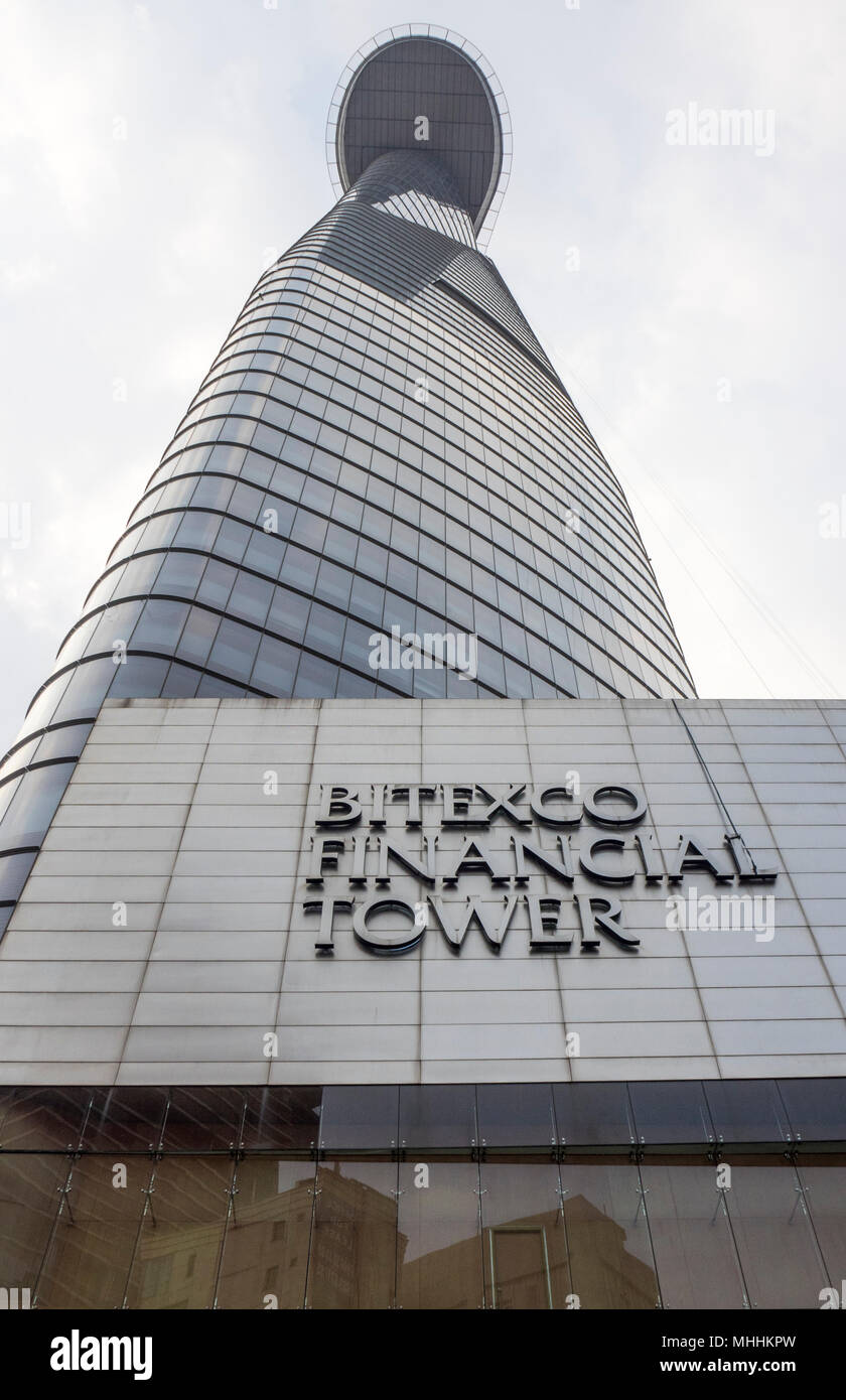 Il Bitexco Financial Tower, un moderno grattacielo che è nota per la sua elisuperficie a sbalzo, nel Distretto 1, Ho Chi Minh City, Vietnam. Foto Stock