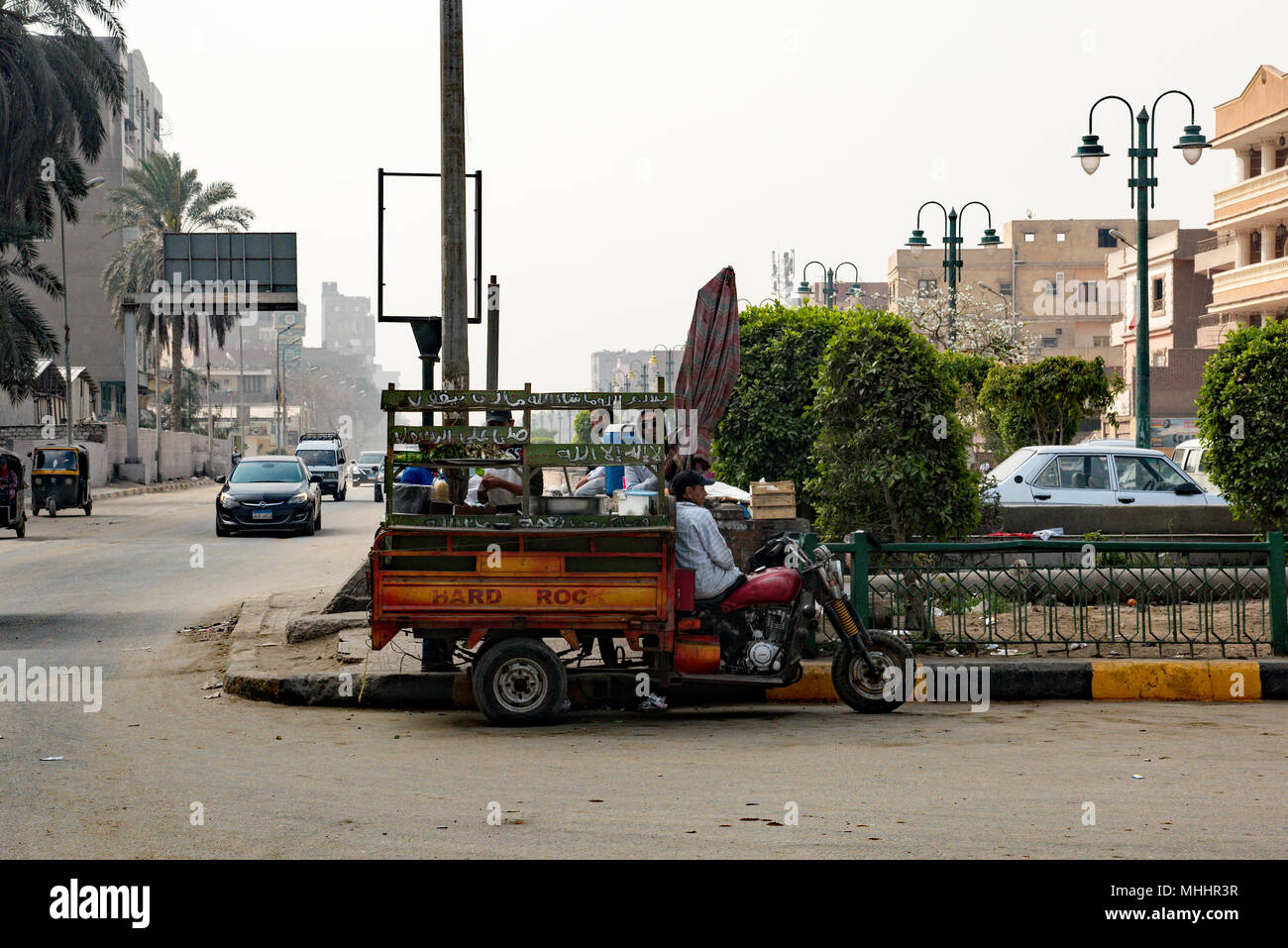 Angolo di strada rivenditori di prima colazione in Giza in Egitto. Foto Stock