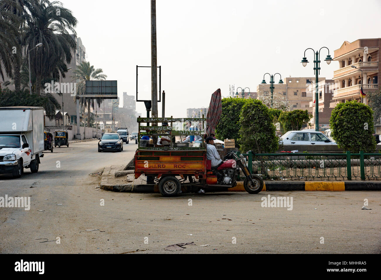 Angolo di strada rivenditori di prima colazione in Giza in Egitto. Foto Stock